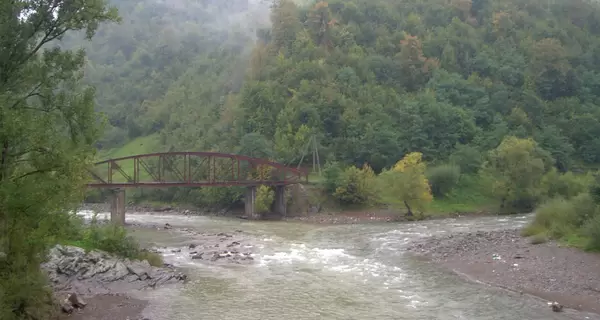 Трое уклонистов чуть не погибли в ледяной Тисе