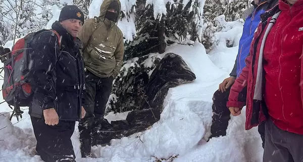 В Карпатах спасли 20-летнего парня, который три дня без еды бродил по заснеженным горам