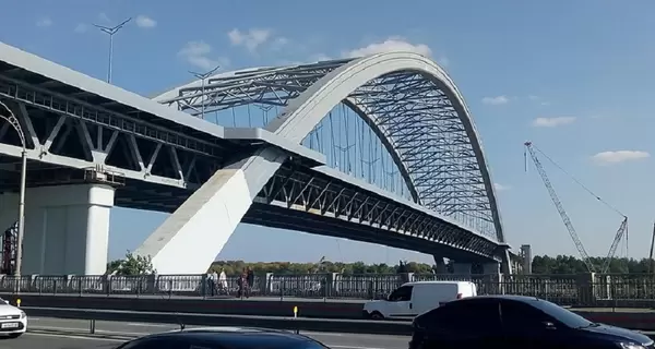 При строительстве Подольского моста чиновник нанес государству ущерб на 3,5 млн гривен