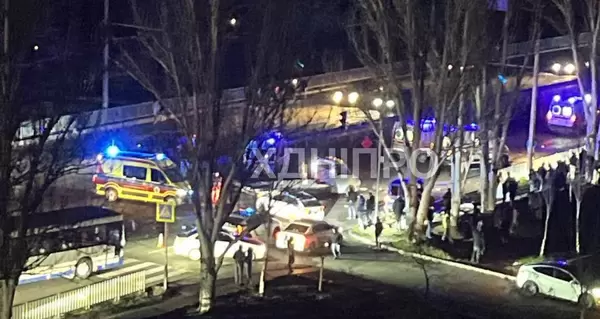 В Днепре автомобиль BMW устроил ДТП, погибли три человека, — СМИ