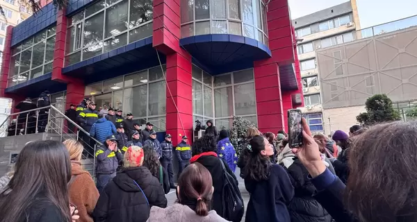 В Грузии начали арестовывать оппозиционных лидеров