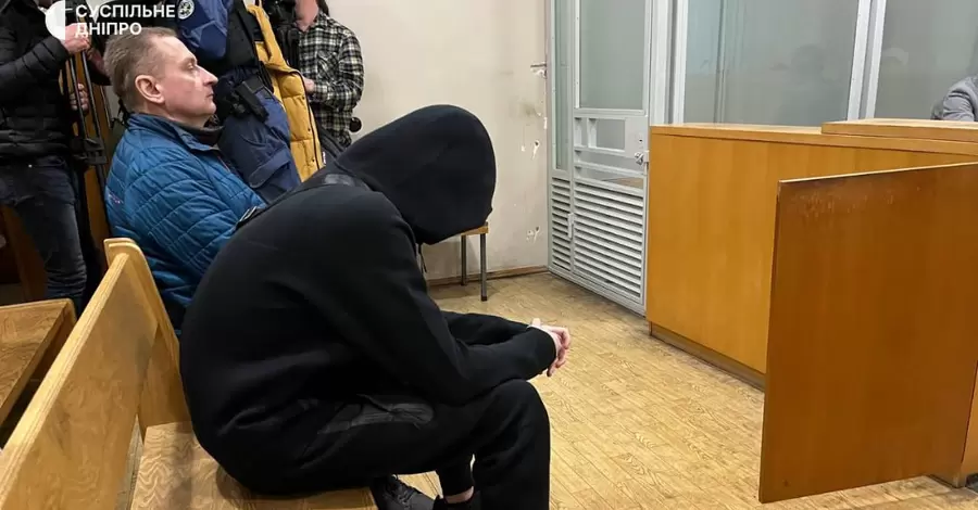 Суд в Днепре отправил 17-летнего пассажира BMW под домашний арест