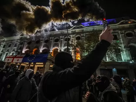 Грузія не підтвердила затримання українця на протестах у Тбілісі, - посольство