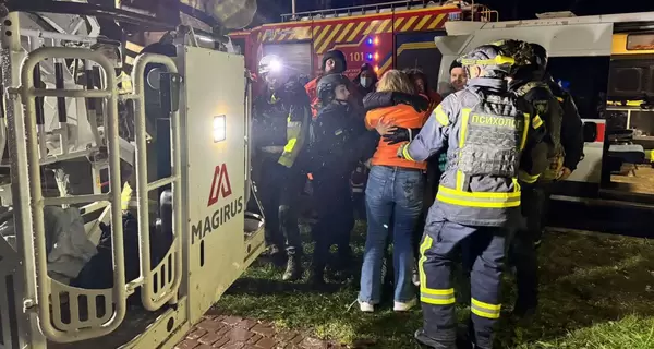 В Запорожье две женщины сами позвонили спасателям из-под завалов медцентра