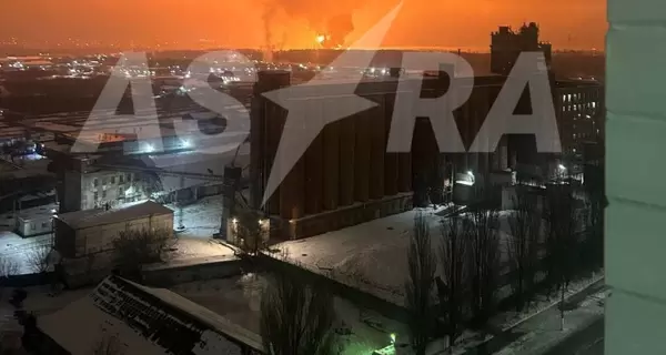 Ночью ракетами и дронами атаковали авиационный комплекс в Таганроге и НПЗ в Брянске