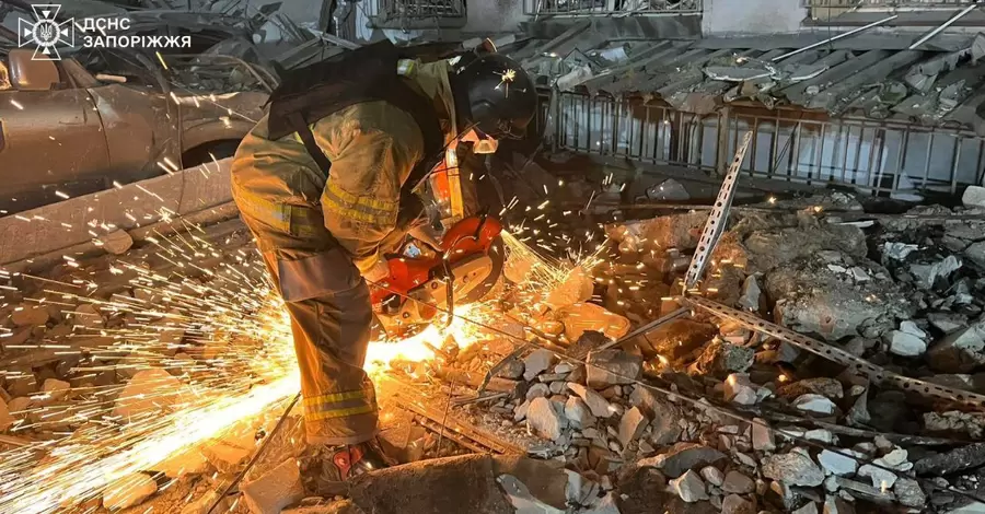 Число погибших в Запорожье в результате российского удара возросло до восьми человек