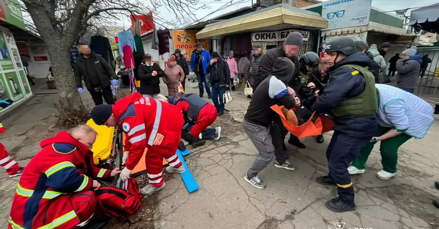 Від удару по центральному ринку в Нікополі постраждали вісім людей