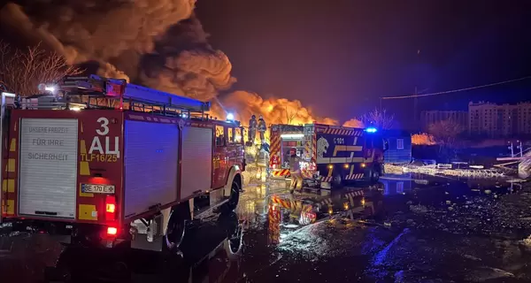 Россияне ночью ударили по Никополю, а в Николаеве - попали дроном в многоэтажку