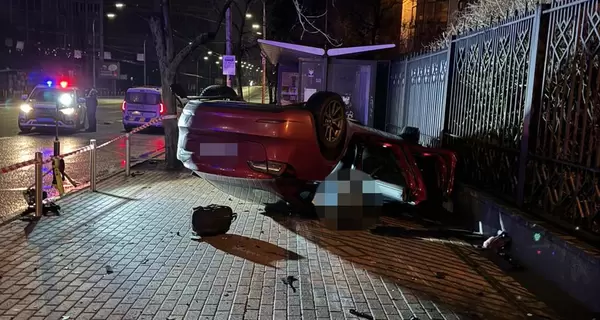 В Киеве водитель автомобиля «Tesla Model 3» устроила смертельное ДТП