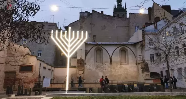 Посольство Ізраїлю відреагувало на заяву Каті Chilly та пошкодження Ханукальної менори у Львові