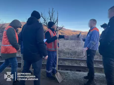 На кордоні зі Словаччиною затримали ухилянтів, переодягненених у залізничників