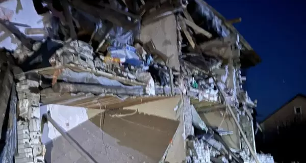 Россия ударила по жилому массиву в Чернигове, погиб человек