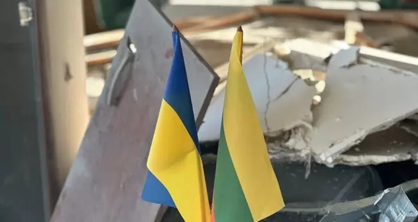 В Херсоне под обстрел россиян попало консульство Литвы