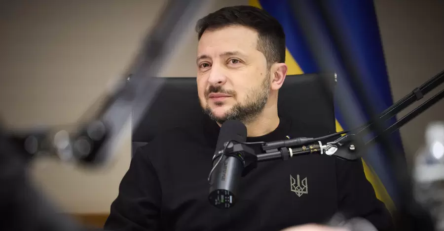 Зеленський заявив, що Лукашенко у 2022 році «вибачався й пропонував вдарити по заводу в Білорусі»