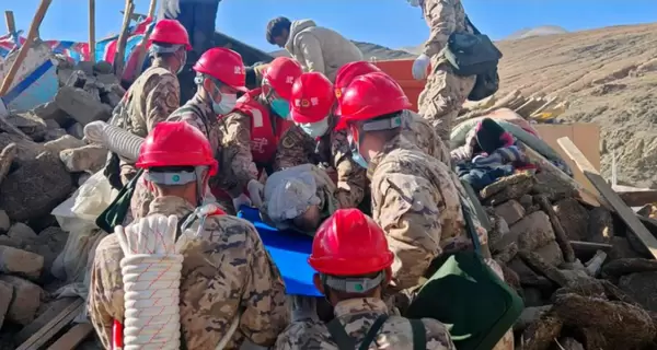 Число погибших в результате мощного землетрясения в Тибете выросло до 126 человек