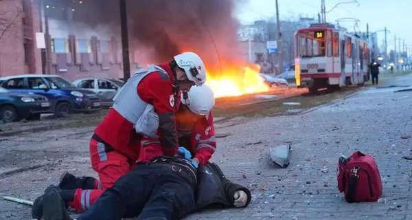 В результате авиаудара по Запорожью 13 человек погибли, 80 пострадали