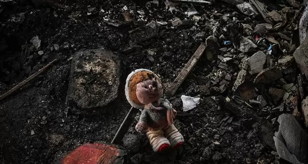 Войска РФ нанесли удары по поселку в Запорожской области: люди оказались под завалами 