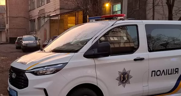 Біля Центрального вокзалу Києва прорвало трубу з окропом 