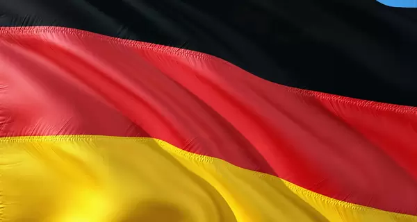 Немецкая полиция расследует, кто нарисовал свастику на доме украинцев