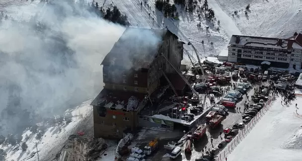В Турции в результате пожара на горнолыжном курорте погибли 66 человек