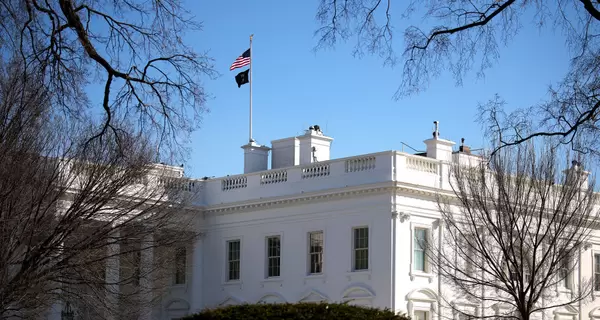 З сайту Білого дому прибрали версію іспанською мовою, користувачам пропонують 