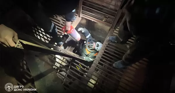 На Днепропетровщине спасли 135 шахтеров, заблокированных на глубине 1300 метров
