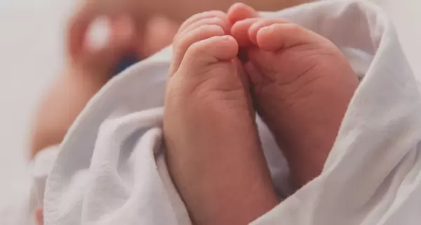 В Киеве и Харькове владельцы частных клиник продавали младенцев за границу