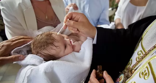 В Чернигове крестят детей онлайн, если кто-то из родителей или крестных - на фронте