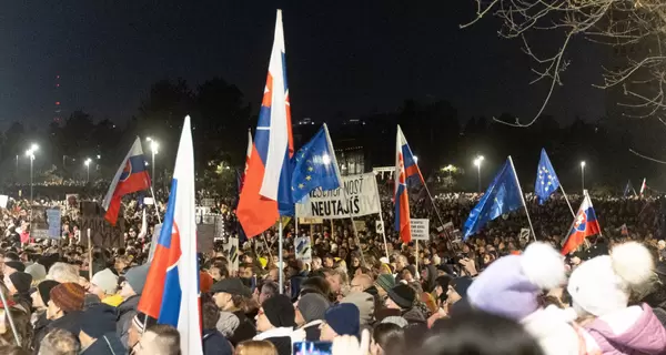 В Словакии вспыхнули массовые протесты против правительства Фицо