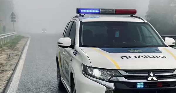 В Киеве маршрутка протаранила два полицейских автомобиля