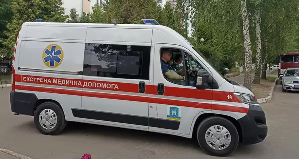 На Киевщине 14-летний подросток вылез на крышу поезда и получил сильный удар током