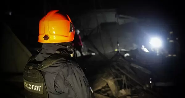 В Николаеве российская ракета убила двух женщин, в Киеве обломки дрона упали возле метро