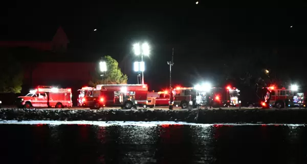 Вблизи Вашингтона столкнулись пассажирский самолет с 64 людьми и военный вертолет