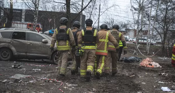Количество пострадавших в Сумах из-за попадания дрона в многоэтажку выросло до 16 человек