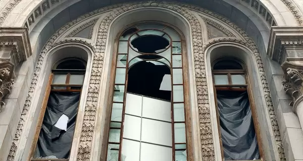 Во время ракетного удара по Одессе получили повреждения 15 исторических зданий