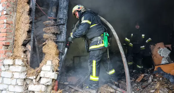 Во время массированной атаки в Сумах погибли два человека, а в Харькове - женщину убило дроном