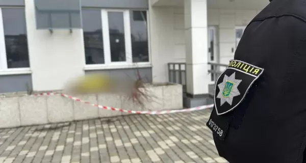 В Одессе женщина с 9-летним ребенком выпала с 16-го этажа, обе погибли