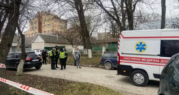 Жертвой взрыва возле ТЦК в Каменец-Подольском стал человек, принесший взрывчатку