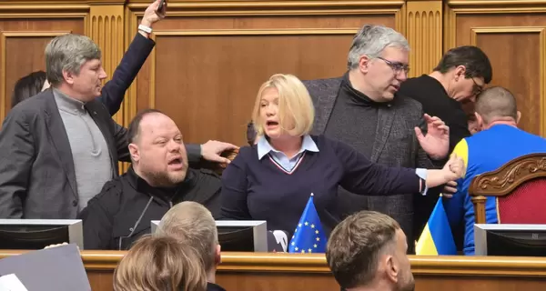 Верховная Рада не смогла провести заседание из-за санкций против Порошенко