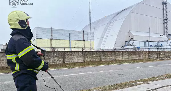 Ліквідація наслідків дронового удару по ЧАЕС триває - у ДСНС розповіли про ситуацію 