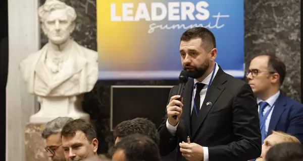 Арахамия отреагировал на заявление Порошенко о выборах в Украине 26 октября