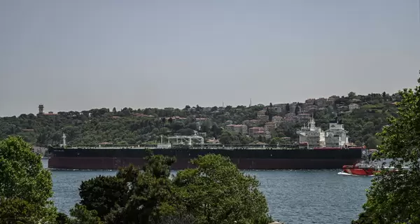 В Черном море попал в аварию еще один российский танкер - врезался в сухогруз