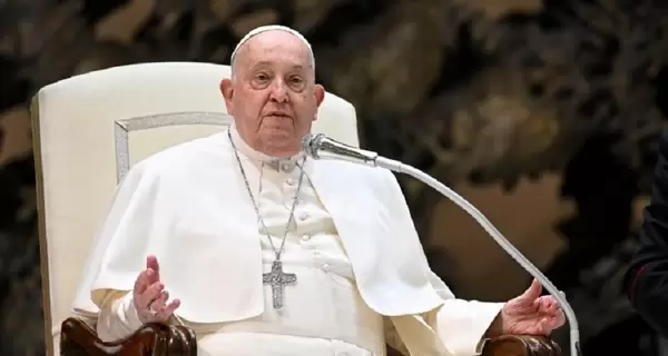 Состояние Папы Римского остается критическим, у него обнаружили почечную недостаточность