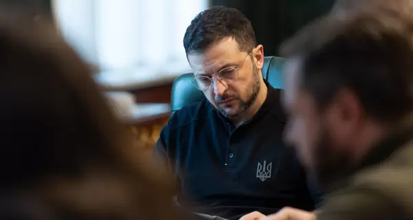 Зеленский передал Трампу список дат, в которые Россия нарушала режим прекращения огня