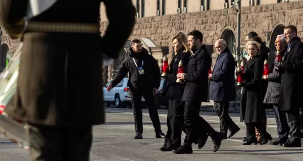 Зеленские вместе с мировыми лидерами почтили память погибших защитников