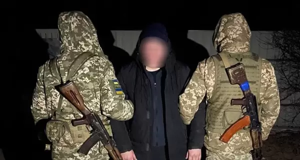 Пограничники спасли уклониста, который бродил среди минных полей и болот двое суток