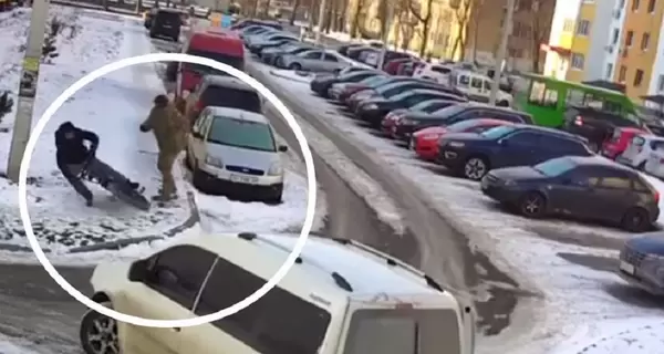 В Харьковском ТЦК объяснили инцидент с мужчиной, которого столкнули с велосипеда 