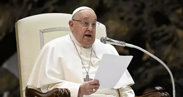 Папе Франциску стало лучше – он уже занимается рабочими делами в больнице