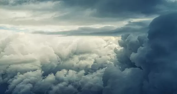 Укргідрометцентр спростував чутки про брудну хмару над Україною на початку березня