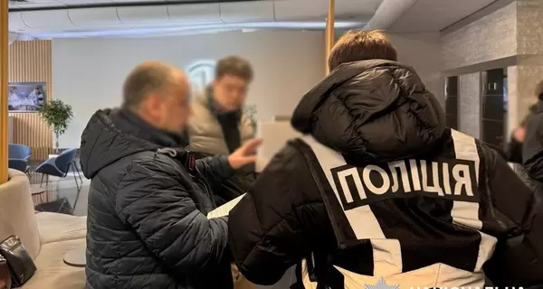 Полиция проводит обыски на фармзаводах